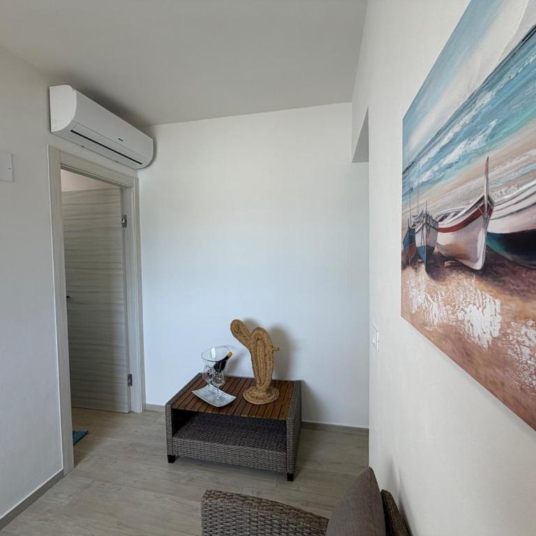 Marea Lux Sud with Pool Air Conditionin Wi-Fi - One-Bedroom Deluxe Apartment - 9