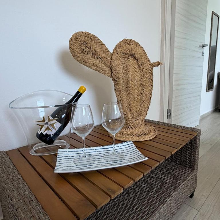 Marea Lux Sud with Pool Air Conditionin Wi-Fi - One-Bedroom Deluxe Apartment - 11