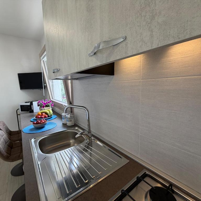Marea Lux Sud with Pool Air Conditionin Wi-Fi - One-Bedroom Deluxe Apartment - 25