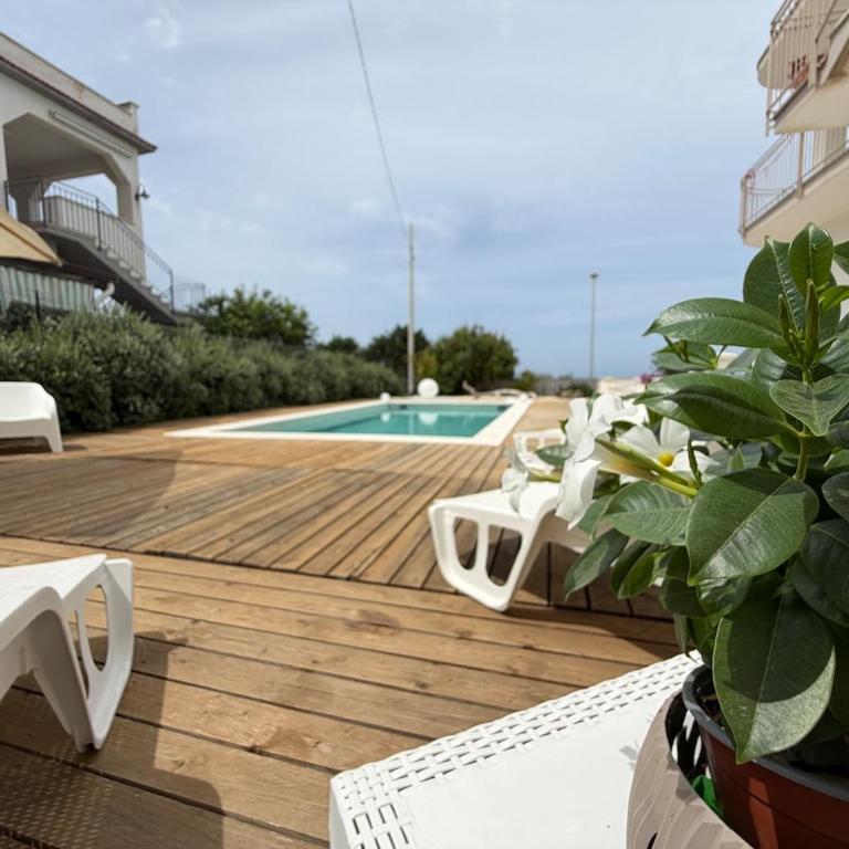 Marea Lux Sud with Pool Air Conditionin Wi-Fi - One-Bedroom Deluxe Apartment - 32