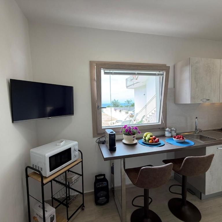 Marea Lux Sud with Pool Air Conditionin Wi-Fi - One-Bedroom Deluxe Apartment - 10
