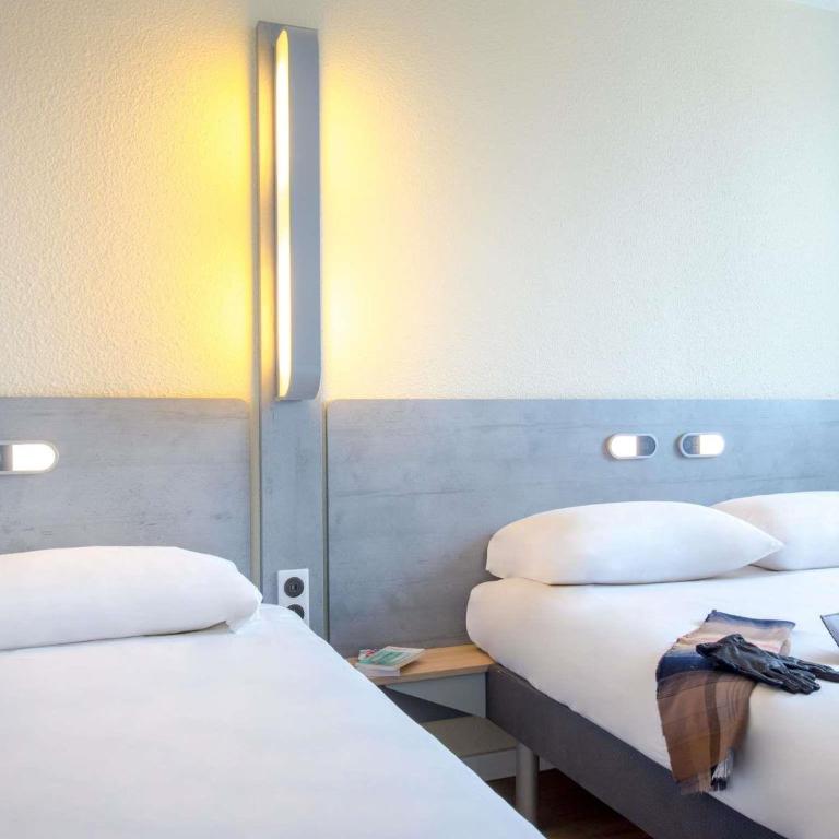 Ibis Budget Fréjus St Raphaël centre plages gare TGV - Chambre Standard avec 2 Lits Simples - 4