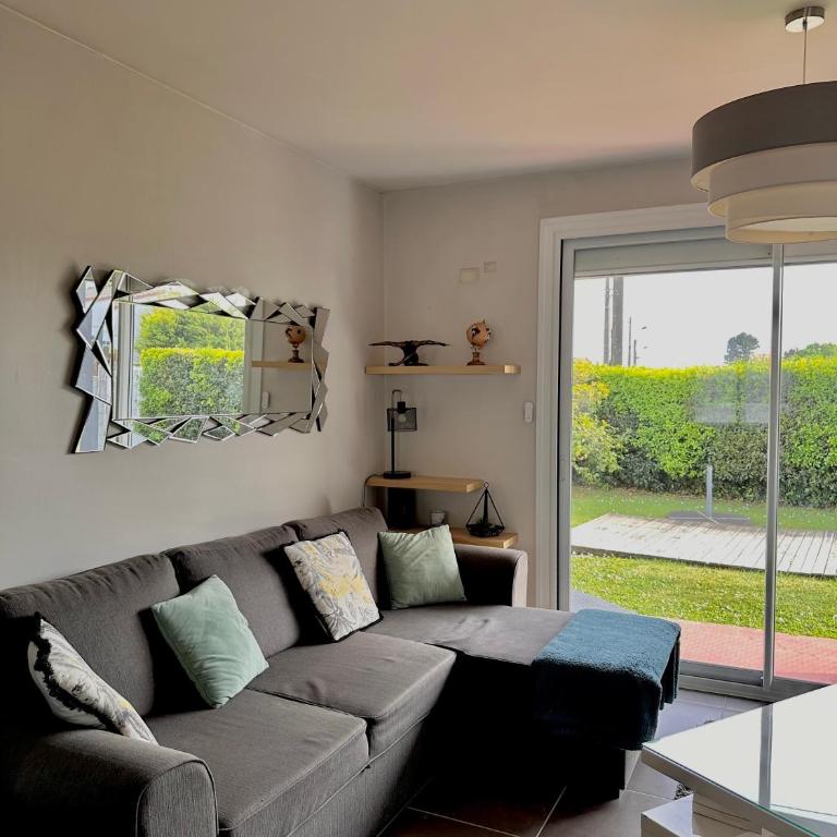 Maison familiale avec grand jardin clos et parking gratuit aux Sables d'Olonne - Two-Bedroom House - 1