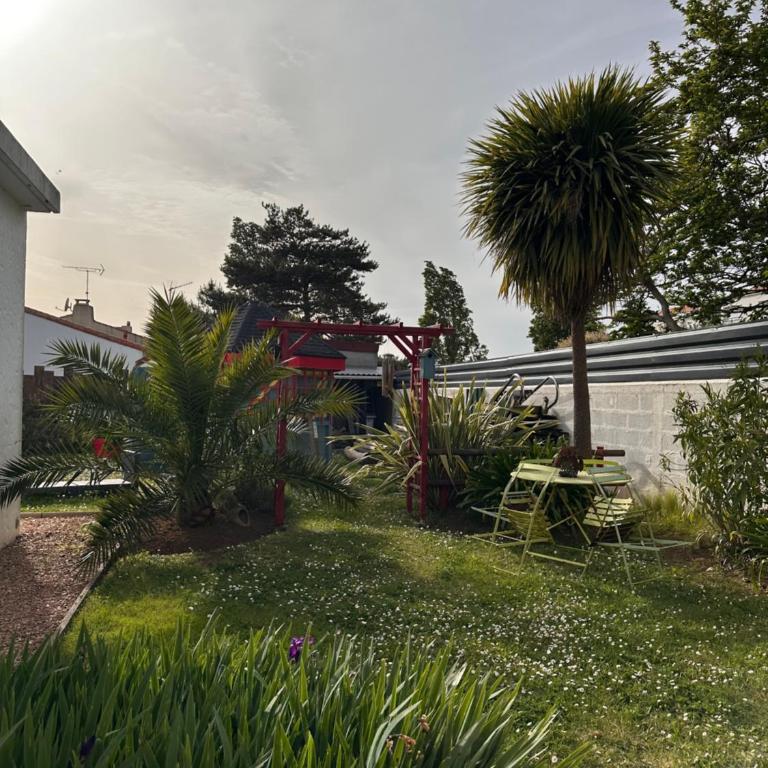 Maison familiale avec grand jardin clos et parking gratuit aux Sables d'Olonne - Two-Bedroom House - 10
