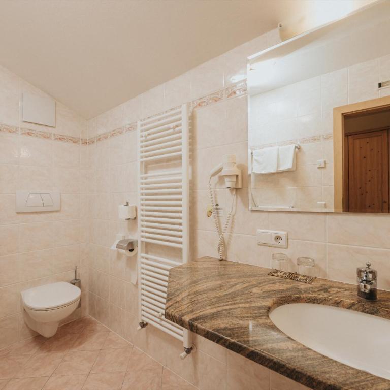 Hotel Plunger - Camera Matrimoniale Comfort con Balcone - 2