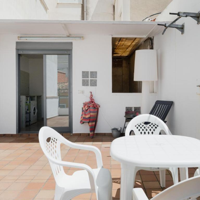 Casa 2 Hab con Terraza & Barbacoa en Ubicación Céntrica - Casa de 2 dormitorios - 4