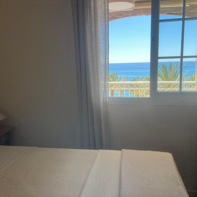 Apartamento LH Beach frente al mar - One-Bedroom Apartment with Balcony and Sea View - 2