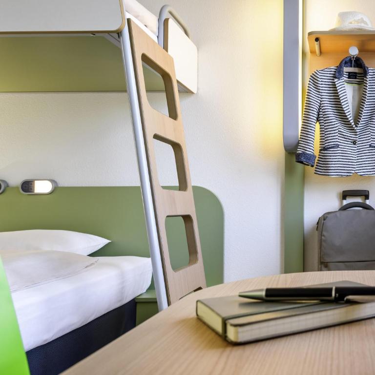 ibis budget Metz Technopole - Chambre Triple Standard avec Lit Double et Lit Simple - 3