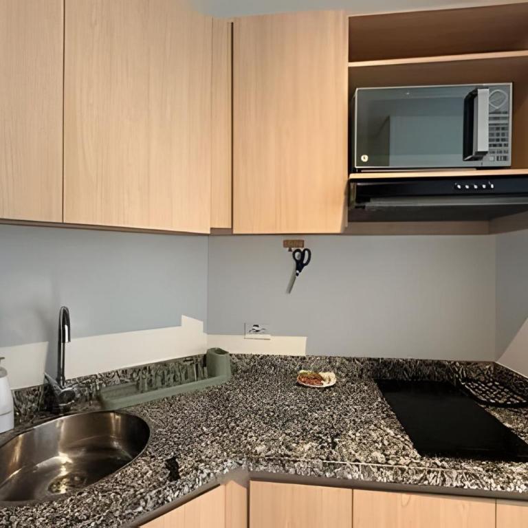 Eira by Colproperty Management - Studio with Balcony - 41