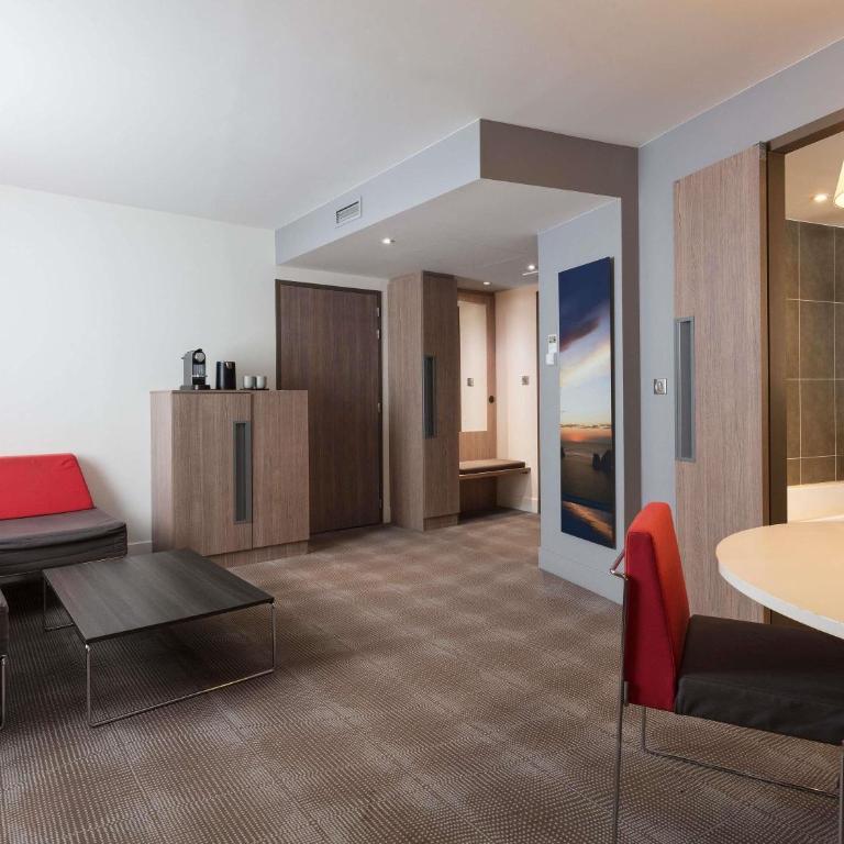 Novotel Paris Stade Basilique - Suite Junior Torre Eiffel con vistas a París y a la puesta de sol - 5