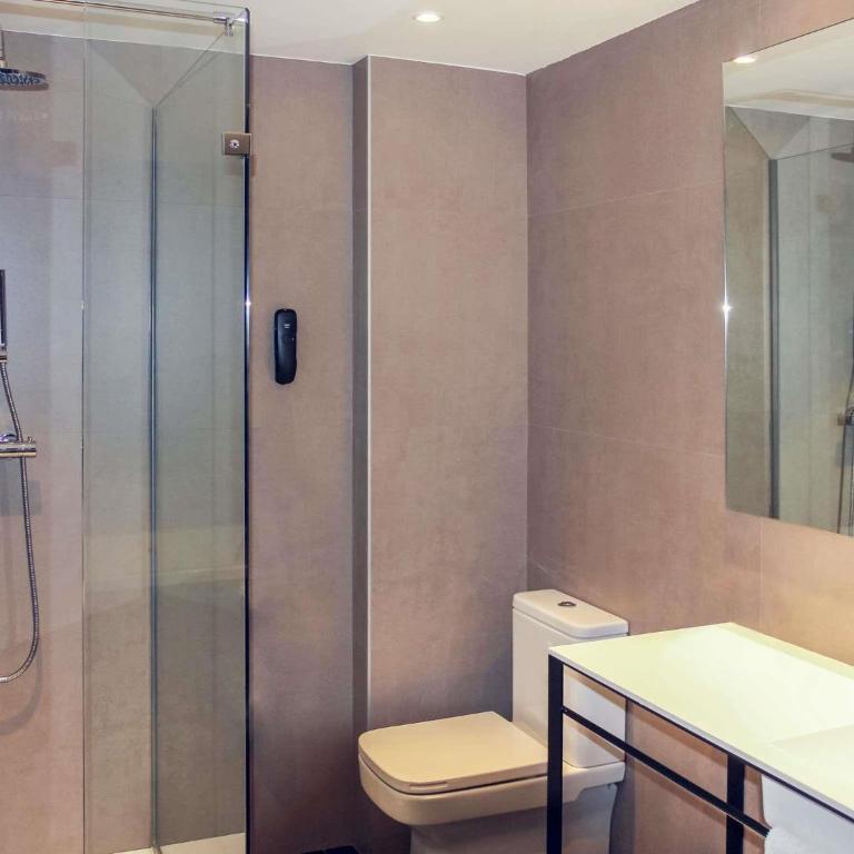 Mercure Madrid Centro - Habitación Estándar con cama supletoria - 1
