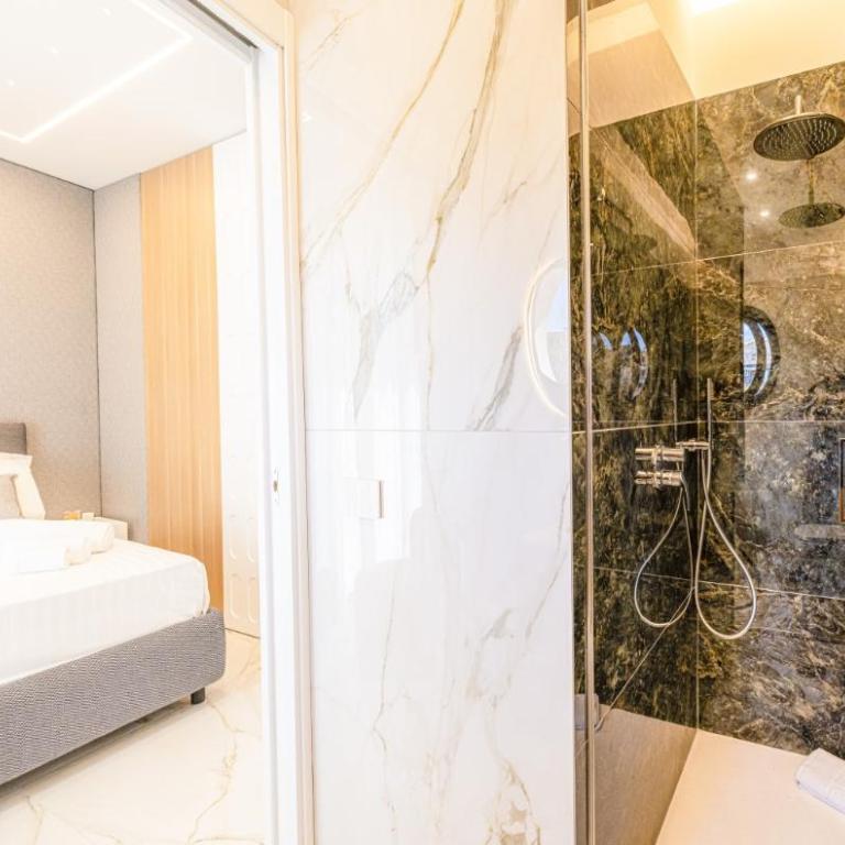 Palazzo Coppola - Exclusive Rooms - Zimmer mit Queensize-Bett und Balkon - 3