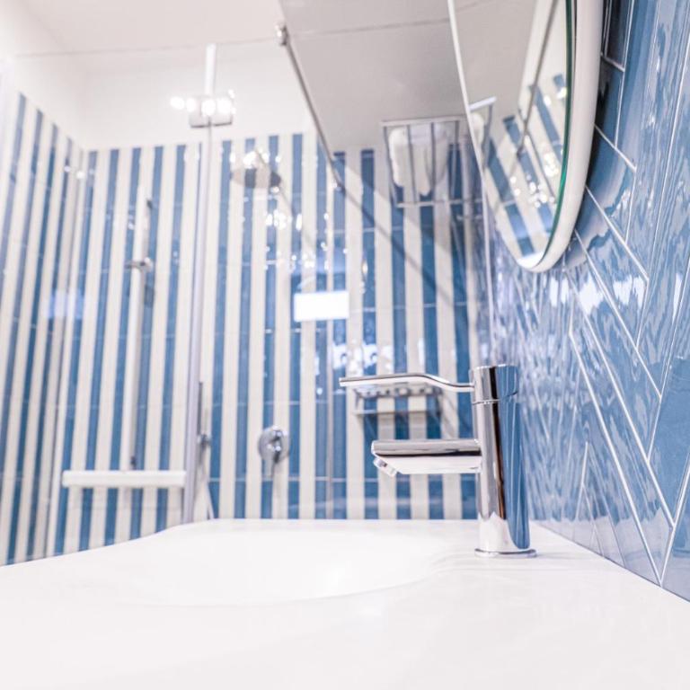 Palazzo Coppola - Exclusive Rooms - Zimmer mit Queensize-Bett - barrierefrei - 4