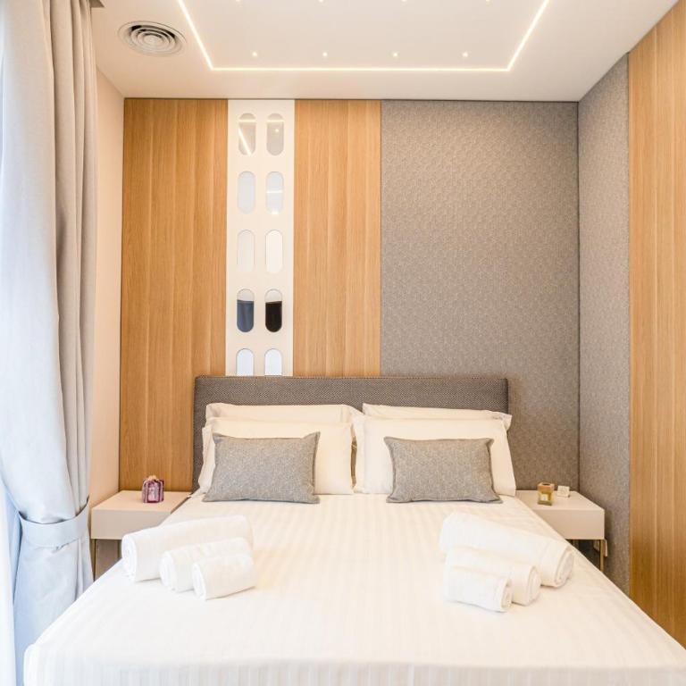 Palazzo Coppola - Exclusive Rooms - Zimmer mit Queensize-Bett und Balkon - 10