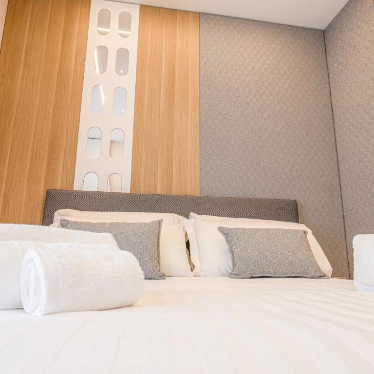 Palazzo Coppola - Exclusive Rooms - Zimmer mit Queensize-Bett und Balkon - 11