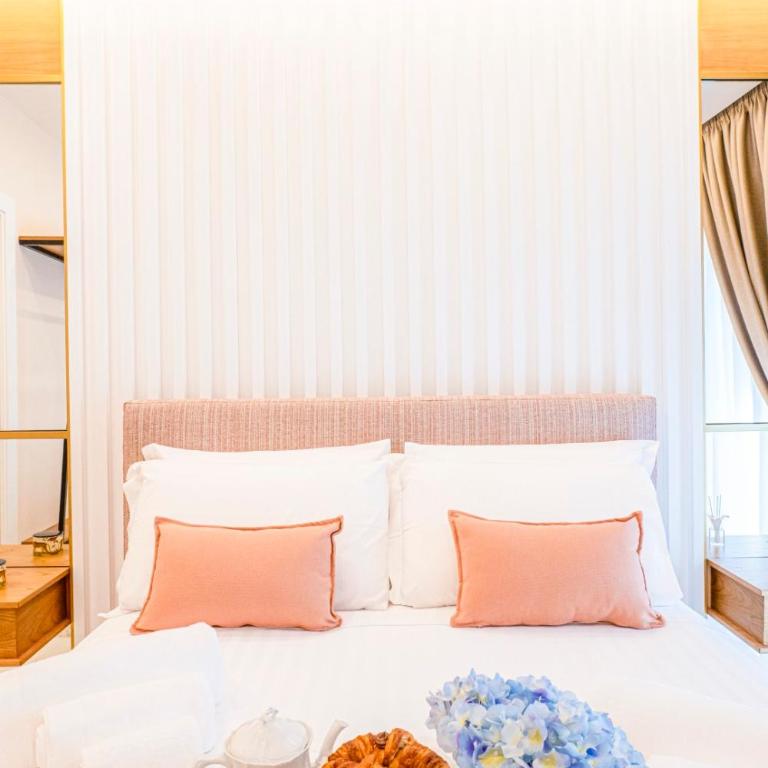Palazzo Coppola - Exclusive Rooms - Zimmer mit Queensize-Bett und Balkon - 1