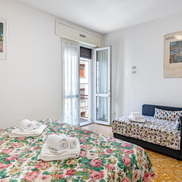 da Paola - Group Getaway - Bright Flat with Balcony WiFi & AC - Private internal Parking for motorbikes and bikes - Appartamento con 3 Camere da Letto - 2