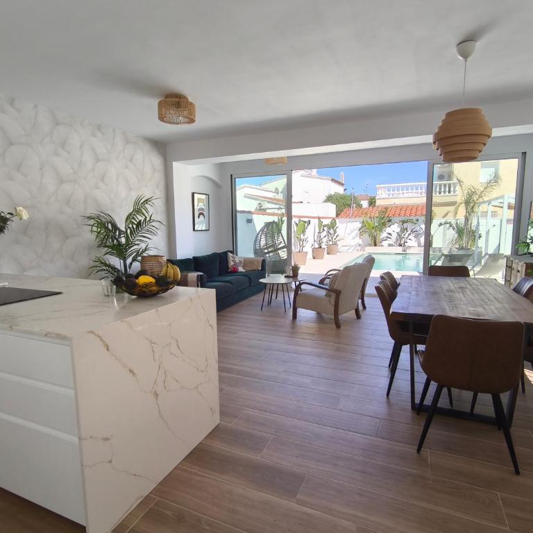 Villa avec piscine à 2 pas de la mer - Villa mit privatem Pool - 11