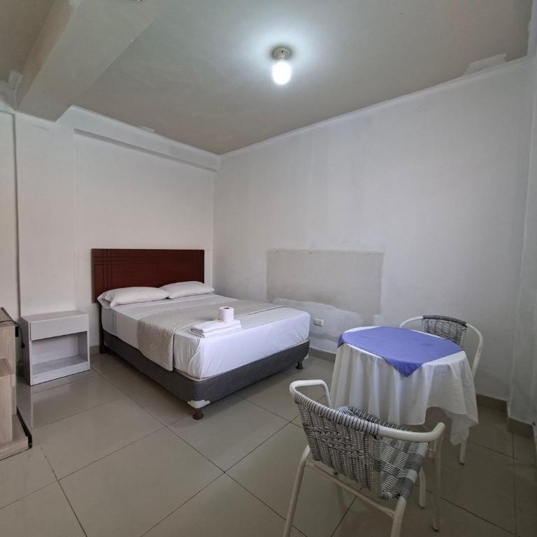 Hospedaje Paraaco - Habitación Doble Económica - 1