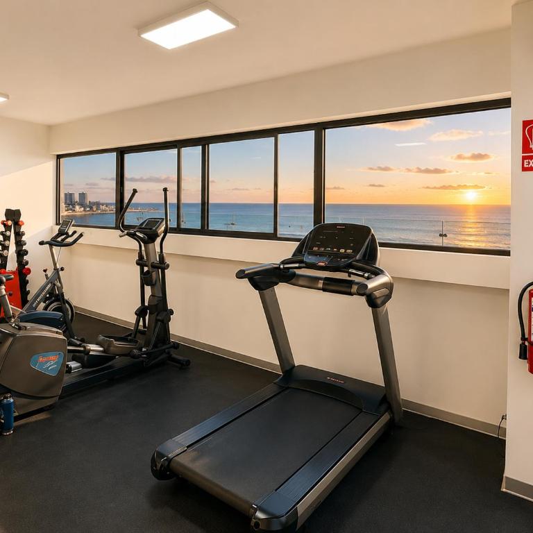 "Oceanfront 3BR, Home Office, Pool, Gym, Sauna, BBQ, Fast Wifi, Play area and Free Parking" - Three-Bedroom Apartment - 25