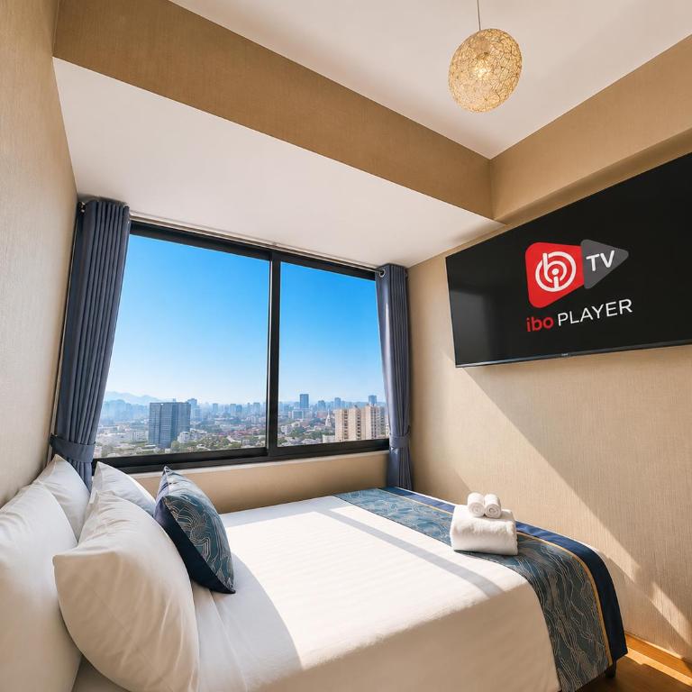 "Oceanfront 3BR, Home Office, Pool, Gym, Sauna, BBQ, Fast Wifi, Play area and Free Parking" - Three-Bedroom Apartment - 12