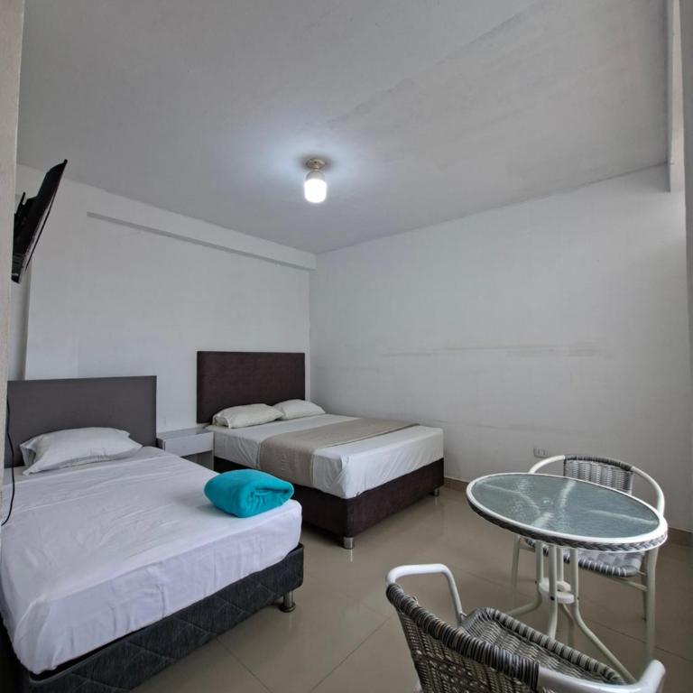 Hospedaje Paraaco - Habitación Doble con baño privado - 2 camas - 5
