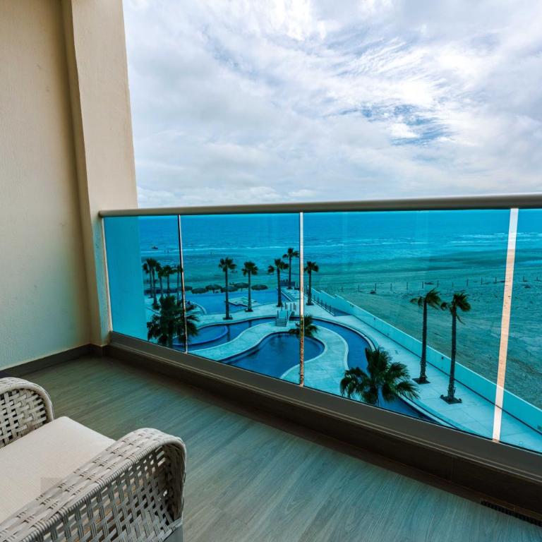 All About The Beach!! 1 bedroom condo at Encantame Towers W503 - Maison de Vacances - 11