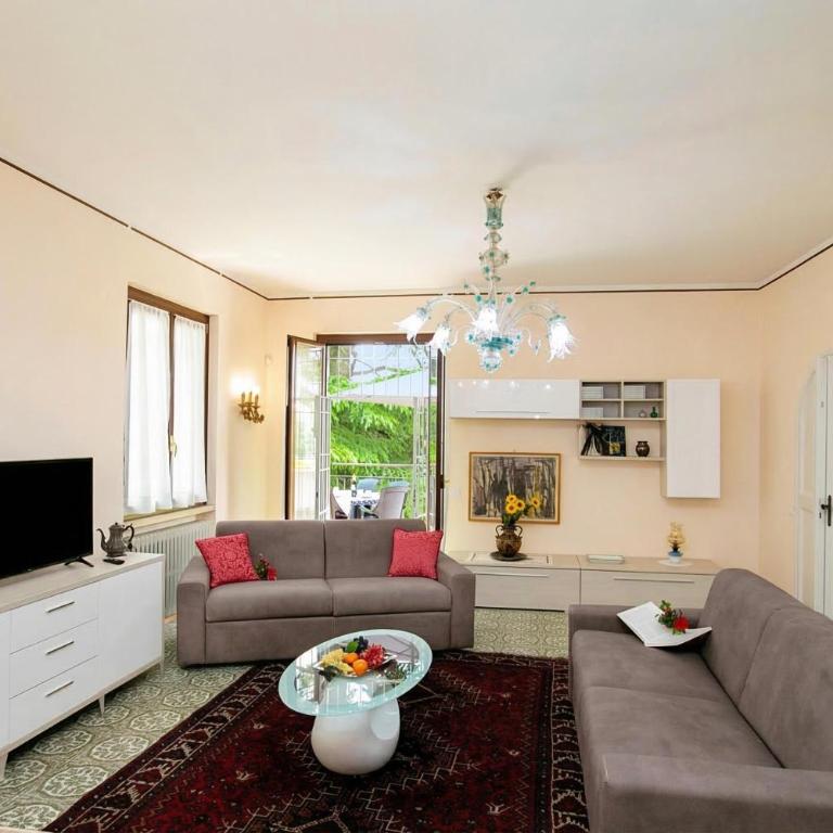 Villa Alberti Apt Emma 900m from Garda lake with Shared Garden - Happy Rentals - Appartamento con Terrazza - 1