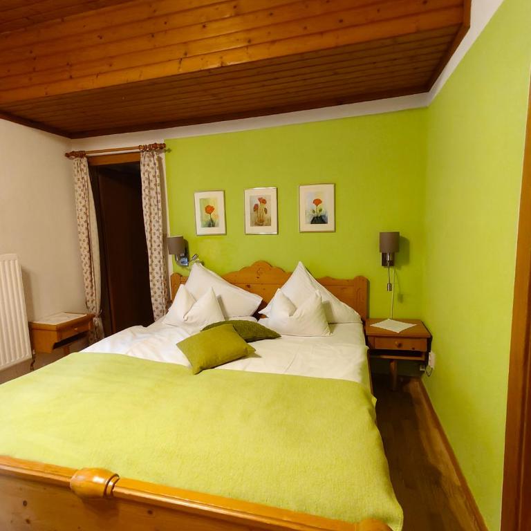 Blumenpension Strauss - Ferienwohnungen - Apartment mit 2 Schlafzimmern - 5