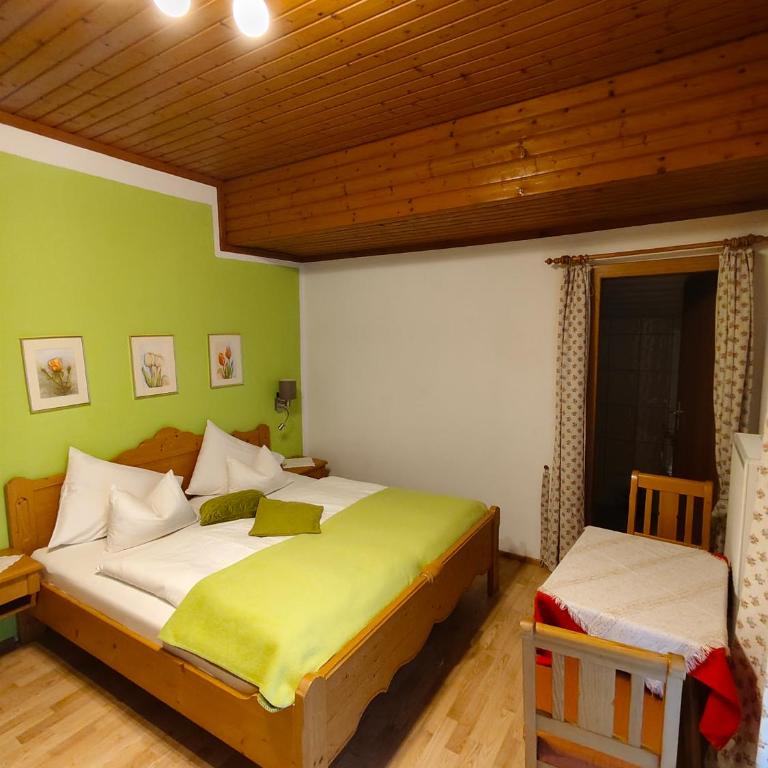 Blumenpension Strauss - Ferienwohnungen - Apartment mit 2 Schlafzimmern - 12