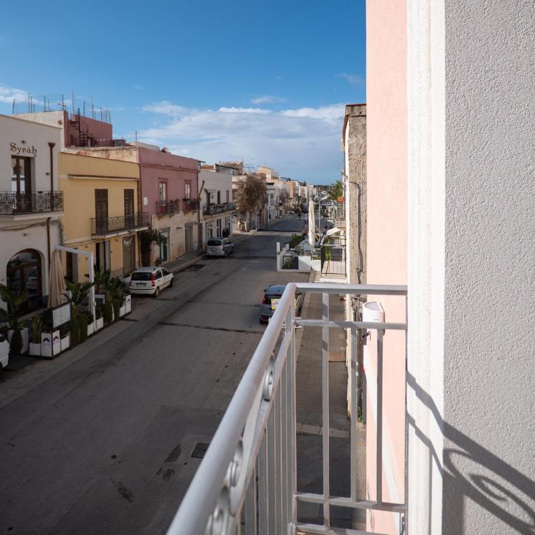 Monnalisa Rooms - Camera Tripla con Balcone - 5