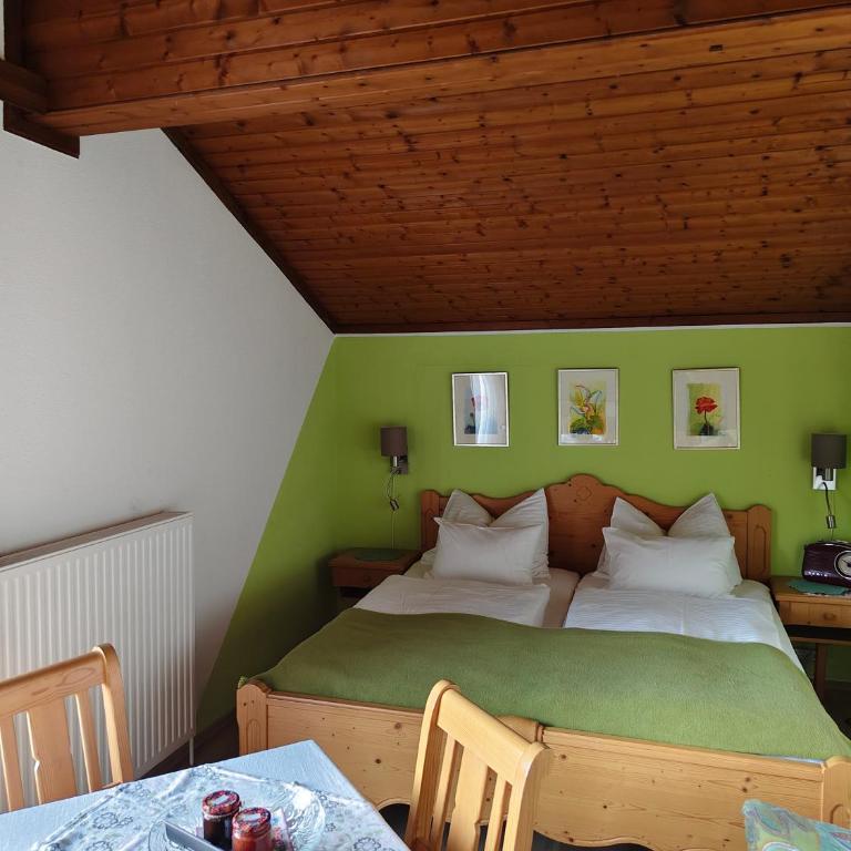 Blumenpension Strauss - Ferienwohnungen - Studio mit Balkon - 18