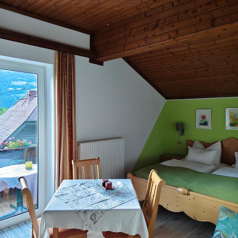 Blumenpension Strauss - Ferienwohnungen - Studio mit Balkon - 20