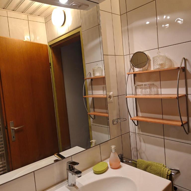 Blumenpension Strauss - Ferienwohnungen - Studio mit Balkon - 22