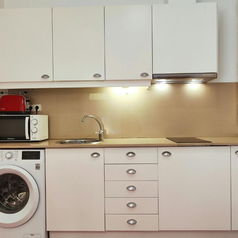 Cute 1 bedroom apt. Super central location. R.K - Apartamento - 12