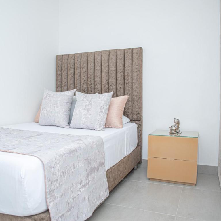 Ginebra central laureles estadio - Three-Bedroom Apartment - 28