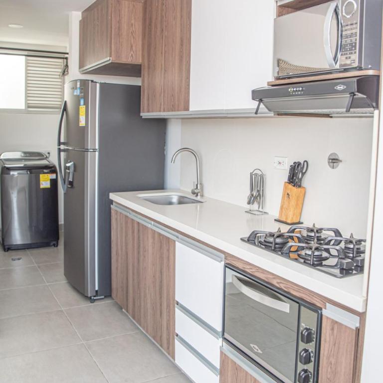 Ginebra central laureles estadio - Three-Bedroom Apartment - 19