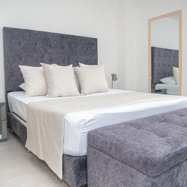 Ginebra central laureles estadio - Three-Bedroom Apartment - 46