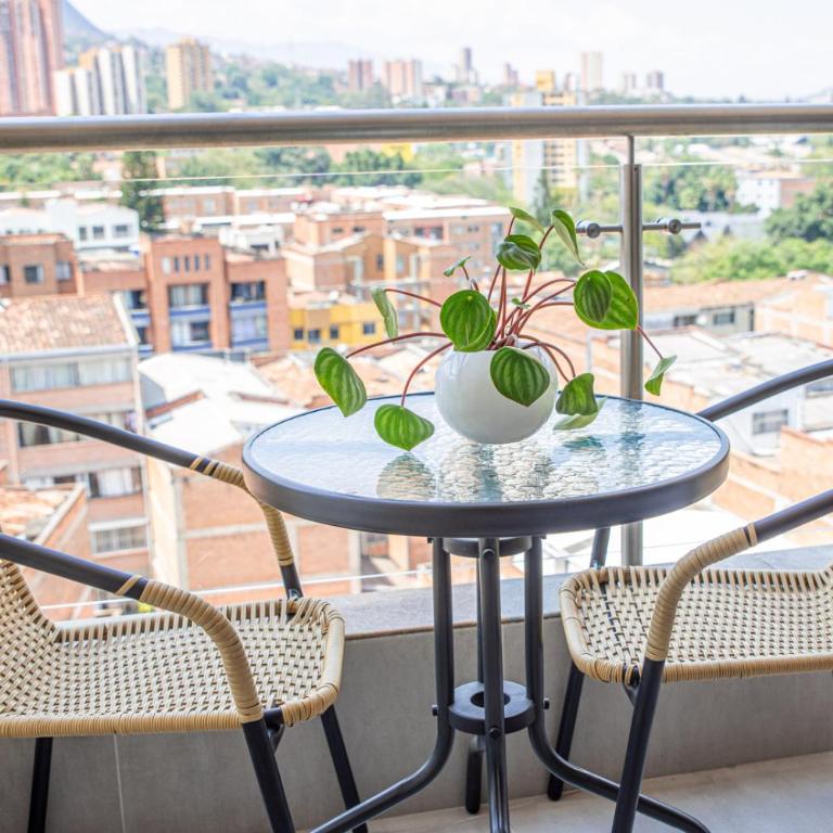 Ginebra central laureles estadio - Three-Bedroom Apartment - 49