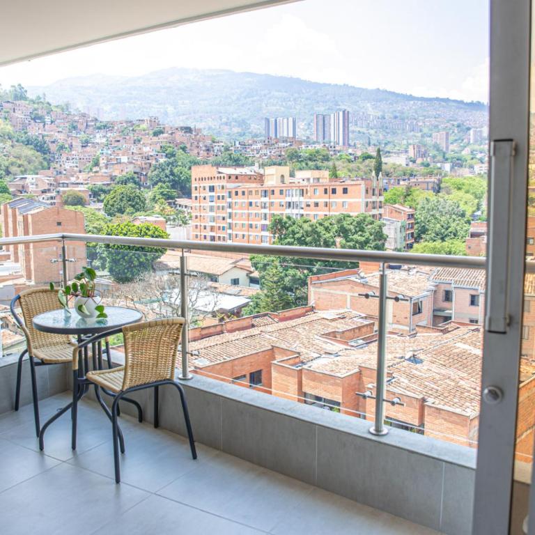 Ginebra central laureles estadio - Three-Bedroom Apartment - 50