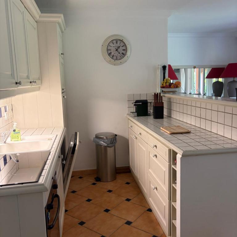 Appartement provençal avec jardin, piscines & tennis - Appartement 2 Chambres - 5
