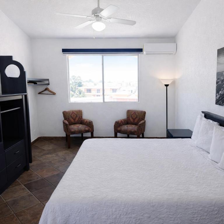 Playa Inn Rocky Point - Standard King Room - 5