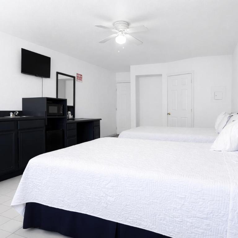 Playa Inn Rocky Point - Queen Suite - 1