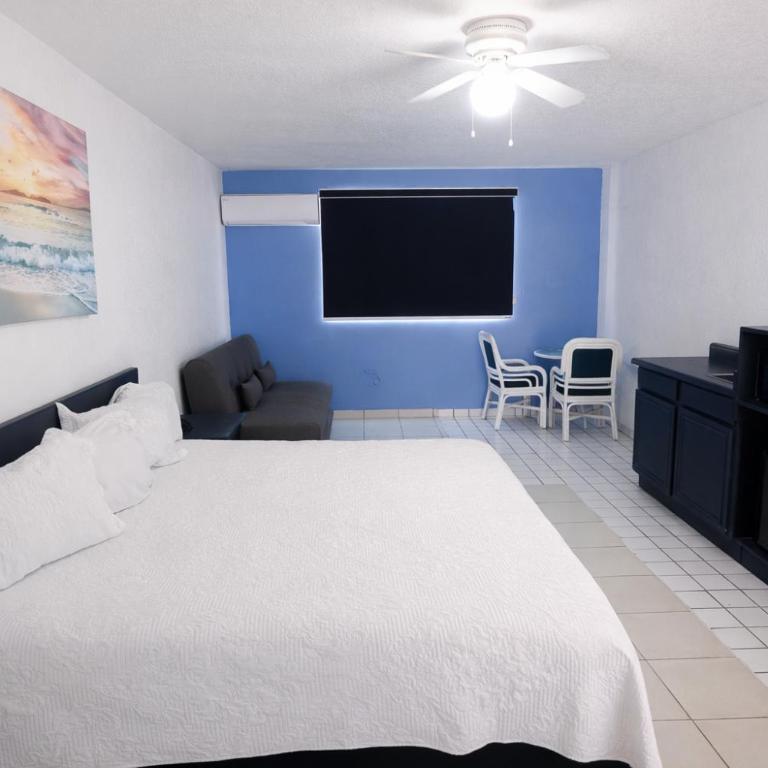 Playa Inn Rocky Point - King Suite - 5