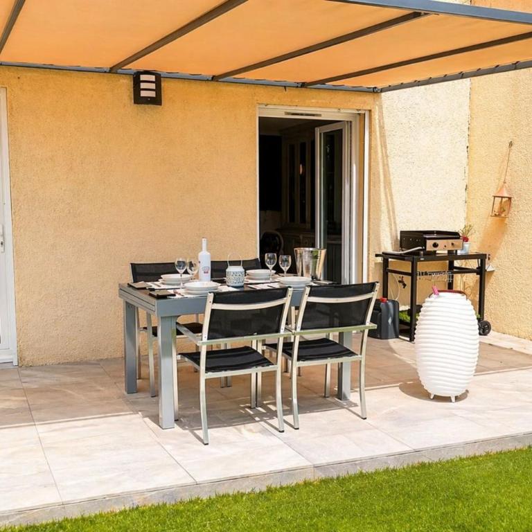 Villa CAROLINA - Jardin privé et confort proche du centre ville - Maison de Vacances - 1
