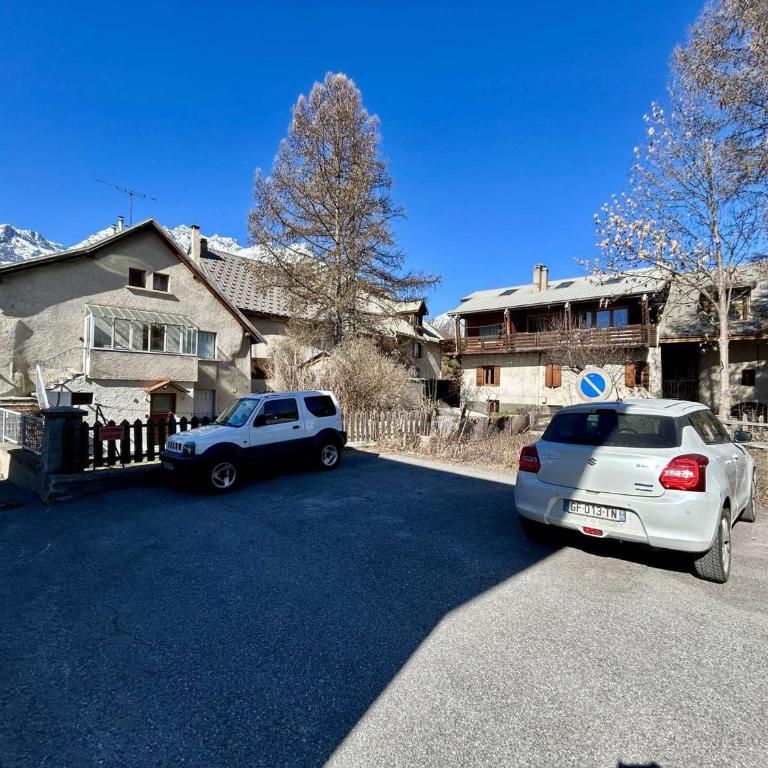 Appartement Montagne : 2 Pces, 4 Couchages, Jardin, Animaux OK, Navette et Commerce Proches - Maison 1 Chambre - 23
