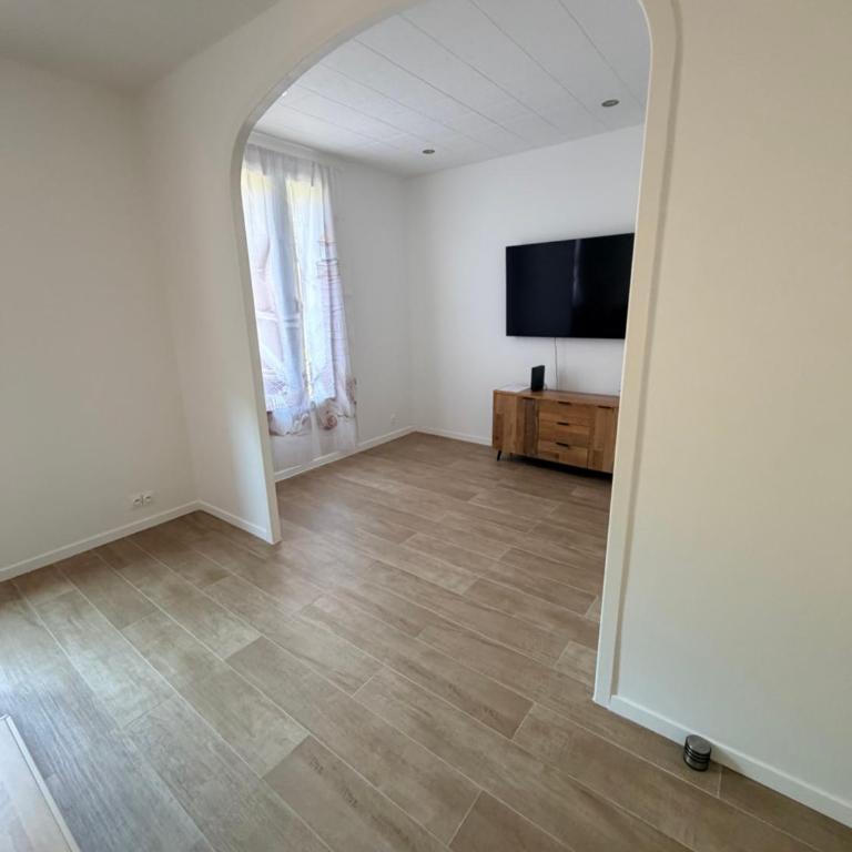 Haut de maison niçoise - Calme, Charme et Vu Dégagée sur les Collines - Appartement 2 Chambres - 5