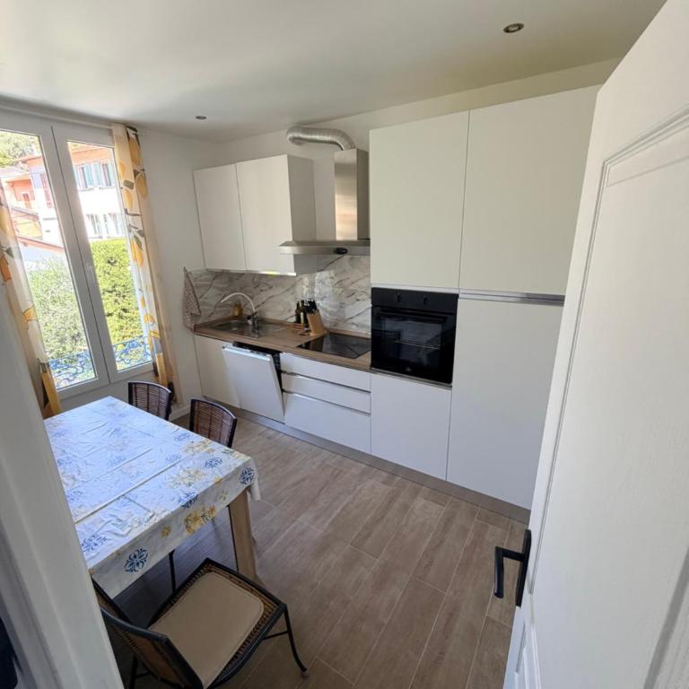 Haut de maison niçoise - Calme, Charme et Vu Dégagée sur les Collines - Appartement 2 Chambres - 8