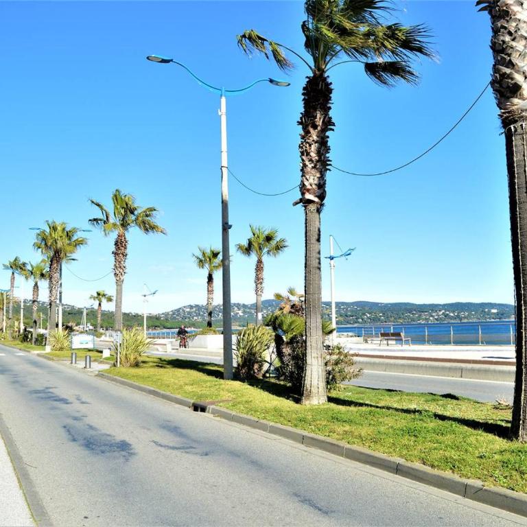 Studio rénové climatisé, 3 couchages, proche port et casino à Cavalaire-sur-Mer - FR-1-226B-98 - Appartement (3 Adultes) - 15