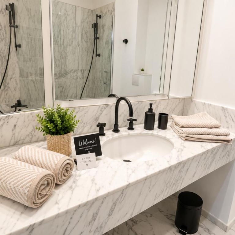 GALETS BLEUS -Vu Mer-Piscine-Clim-Fibre- - Appartement - 5